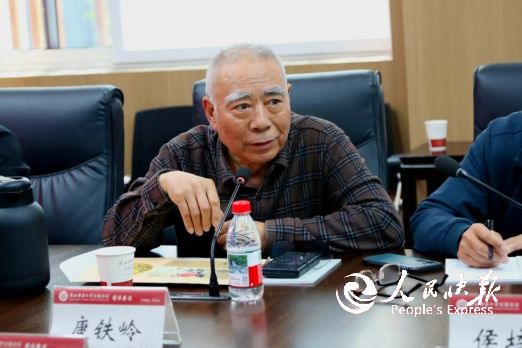 康铁岭长篇小说《马道2001》出版座···