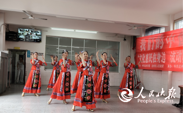雨润校园 艺暖童心——“我们的中国梦···