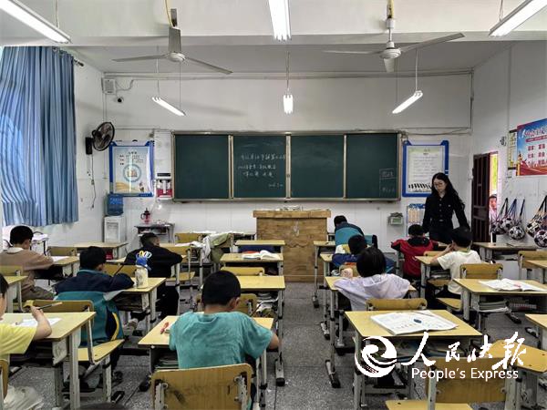 笔尖竞速 算出精彩——开江县任市镇第···